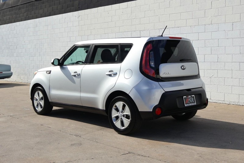 Kia Soul Vehicle Full-screen Gallery Image 09