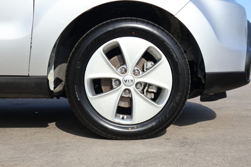 Kia Soul Vehicle Full-screen Gallery Image 12