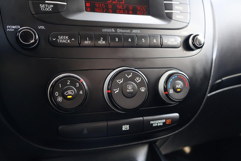 Kia Soul Vehicle Full-screen Gallery Image 30