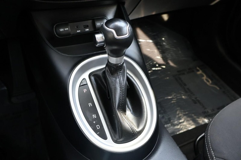 Kia Soul Vehicle Full-screen Gallery Image 31