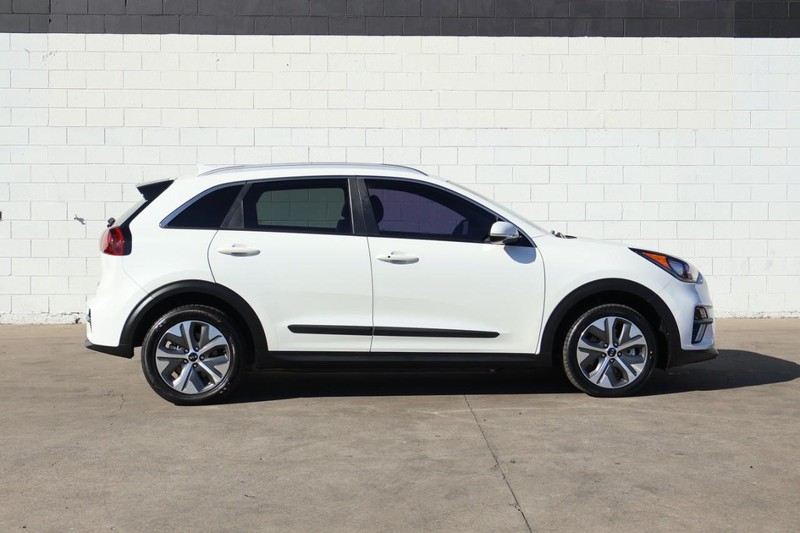 Kia Niro EV Vehicle Full-screen Gallery Image 04