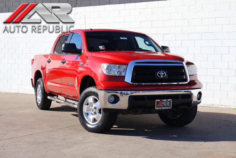 Toyota Tundra 4WD Vehicle Full-screen Gallery Image 01