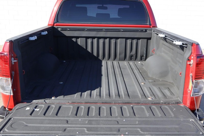 Toyota Tundra 4WD Vehicle Full-screen Gallery Image 09