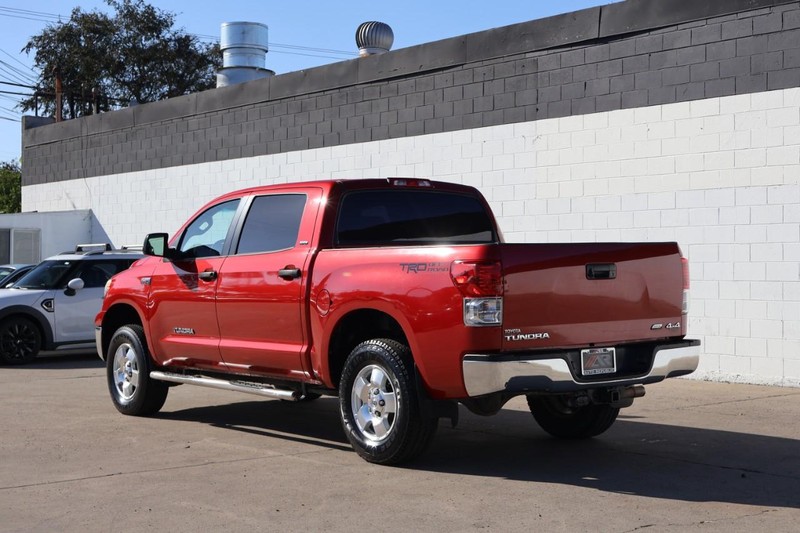 Toyota Tundra 4WD Vehicle Full-screen Gallery Image 10