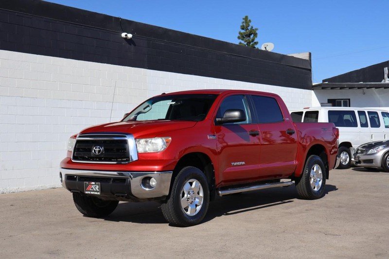 Toyota Tundra 4WD Vehicle Full-screen Gallery Image 12