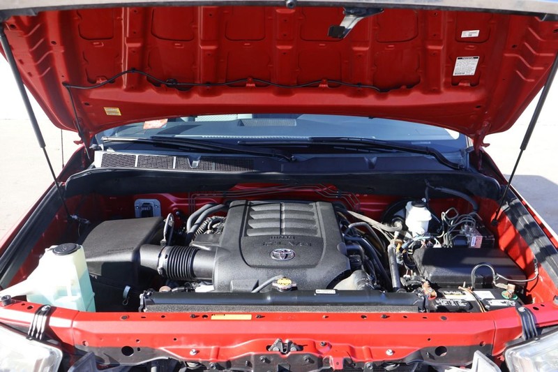 Toyota Tundra 4WD Vehicle Full-screen Gallery Image 13