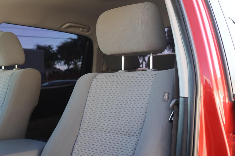 Toyota Tundra 4WD Vehicle Full-screen Gallery Image 20