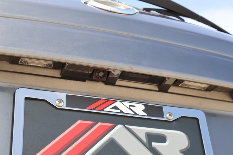 Nissan Kicks Vehicle Full-screen Gallery Image 08