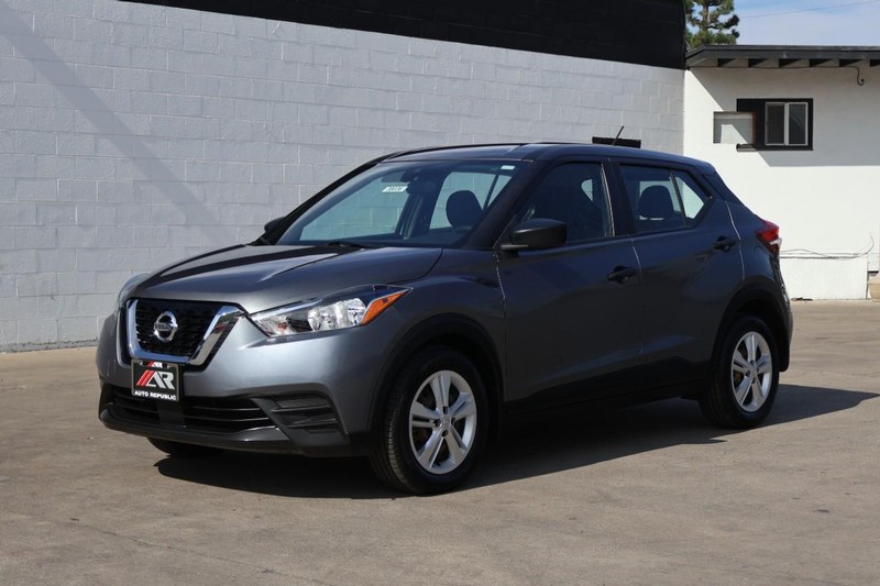 Nissan Kicks Vehicle Full-screen Gallery Image 12