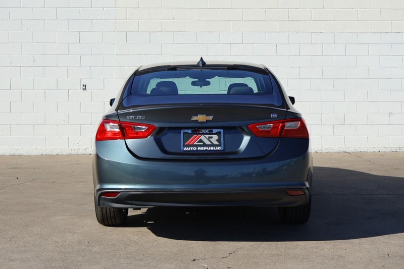 Chevrolet Malibu Vehicle Full-screen Gallery Image 06