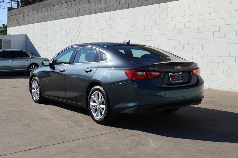 Chevrolet Malibu Vehicle Full-screen Gallery Image 10