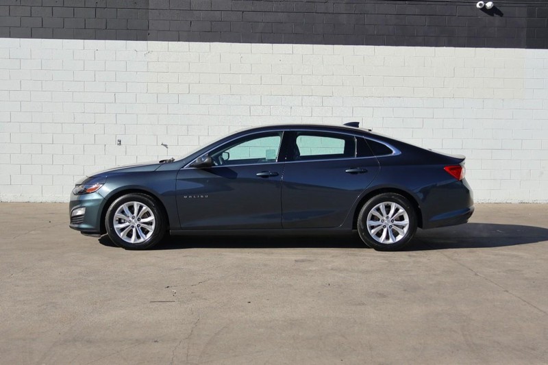 Chevrolet Malibu Vehicle Full-screen Gallery Image 11