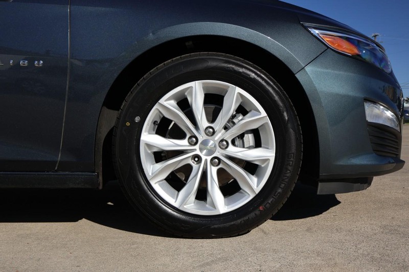 Chevrolet Malibu Vehicle Full-screen Gallery Image 14