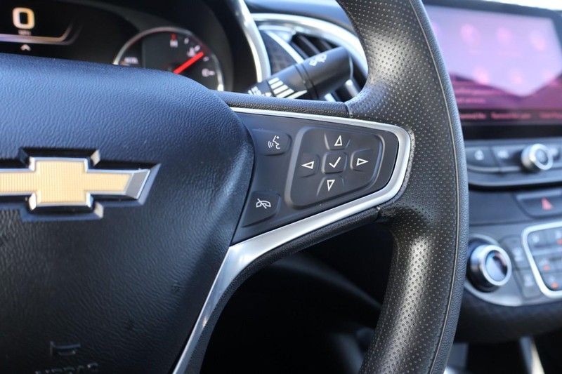 Chevrolet Malibu Vehicle Full-screen Gallery Image 28