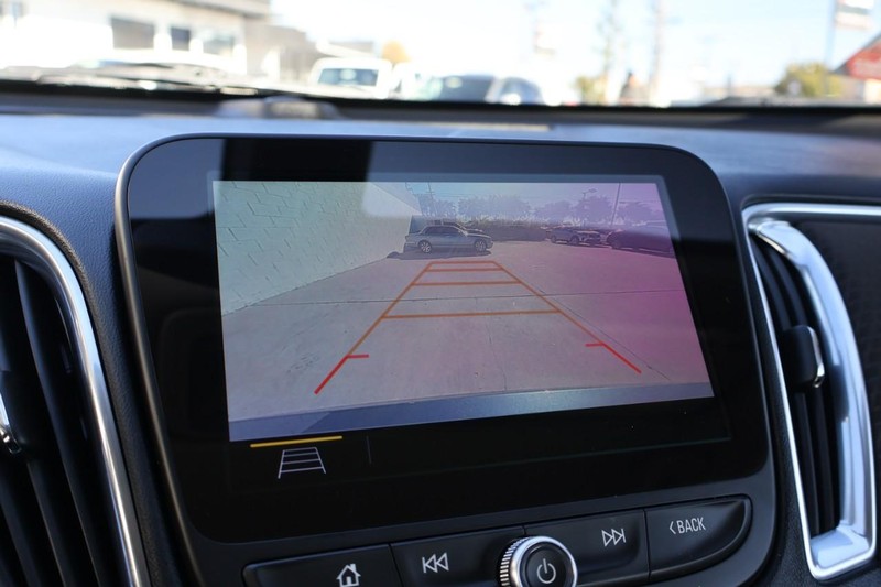 Chevrolet Malibu Vehicle Full-screen Gallery Image 32