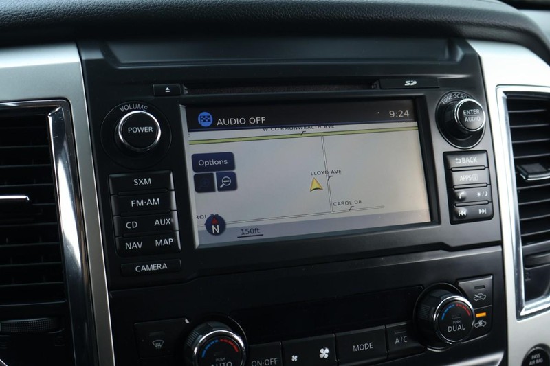 Nissan Titan Vehicle Full-screen Gallery Image 36