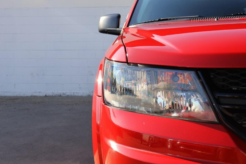 Dodge Journey Vehicle Full-screen Gallery Image 03