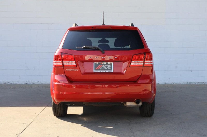 Dodge Journey Vehicle Full-screen Gallery Image 06