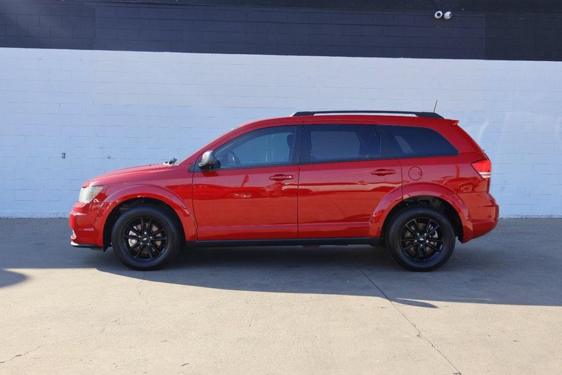Dodge Journey Vehicle Full-screen Gallery Image 11