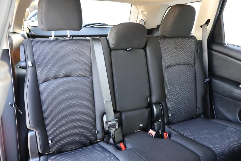 Dodge Journey Vehicle Full-screen Gallery Image 24