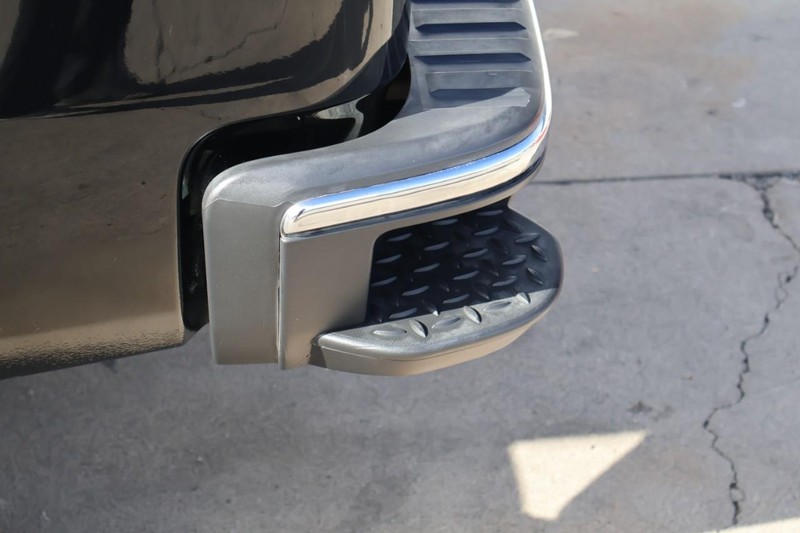 GMC Sierra 1500 Vehicle Full-screen Gallery Image 11