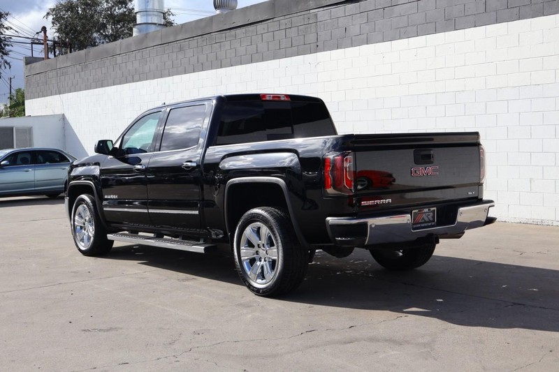 GMC Sierra 1500 Vehicle Full-screen Gallery Image 12