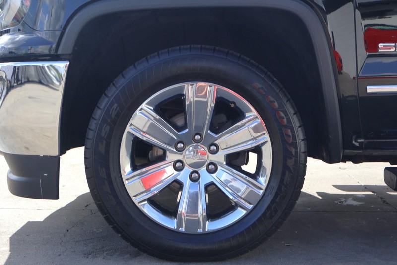 GMC Sierra 1500 Vehicle Full-screen Gallery Image 17