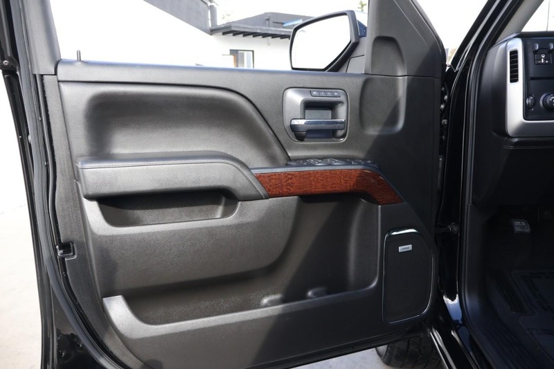 GMC Sierra 1500 Vehicle Full-screen Gallery Image 18