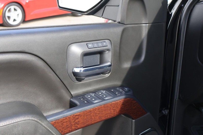 GMC Sierra 1500 Vehicle Full-screen Gallery Image 19