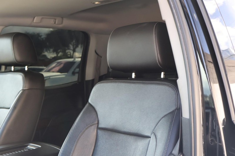 GMC Sierra 1500 Vehicle Full-screen Gallery Image 24