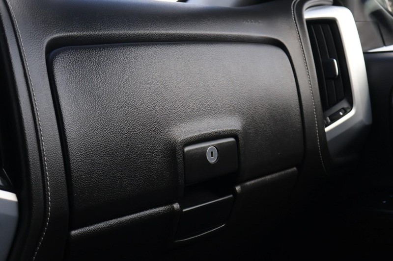 GMC Sierra 1500 Vehicle Full-screen Gallery Image 26