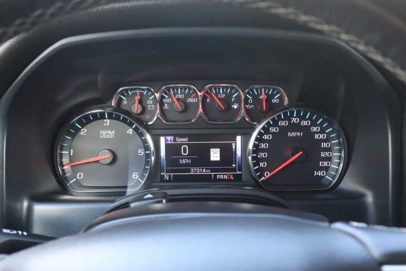 GMC Sierra 1500 Vehicle Full-screen Gallery Image 32