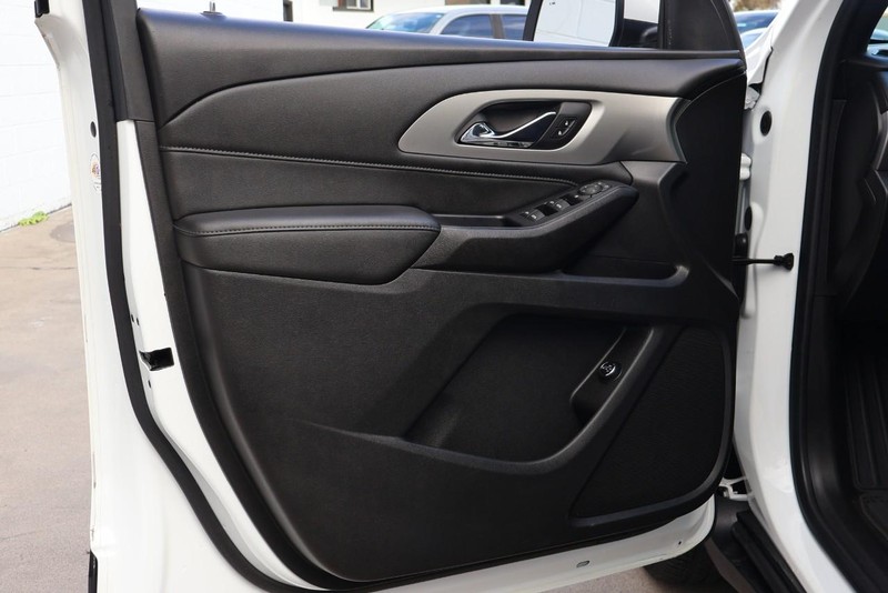 Chevrolet Traverse Vehicle Full-screen Gallery Image 16