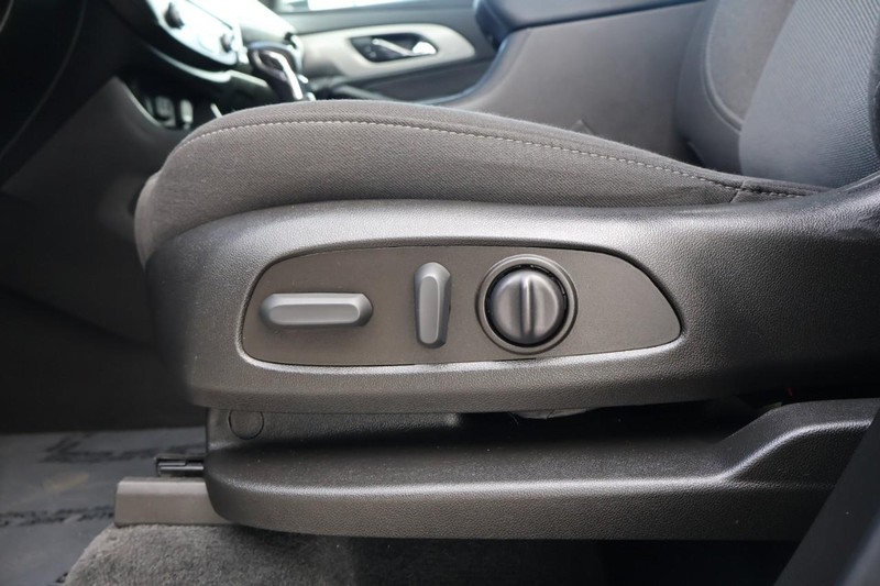 Chevrolet Traverse Vehicle Full-screen Gallery Image 20