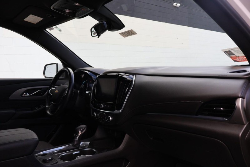 Chevrolet Traverse Vehicle Full-screen Gallery Image 23