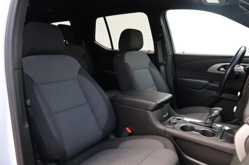 Chevrolet Traverse Vehicle Full-screen Gallery Image 24