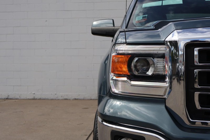 GMC Sierra 1500 Vehicle Full-screen Gallery Image 04