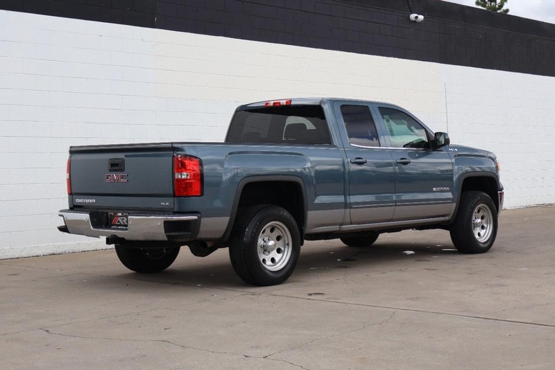 GMC Sierra 1500 Vehicle Full-screen Gallery Image 05