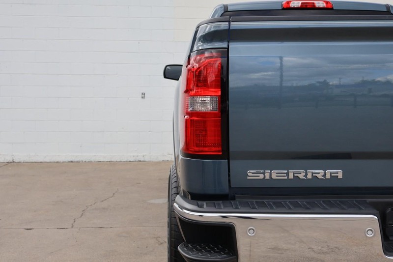 GMC Sierra 1500 Vehicle Full-screen Gallery Image 07