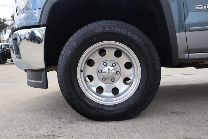 GMC Sierra 1500 Vehicle Full-screen Gallery Image 13