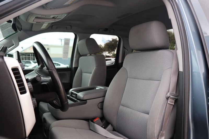 GMC Sierra 1500 Vehicle Full-screen Gallery Image 17