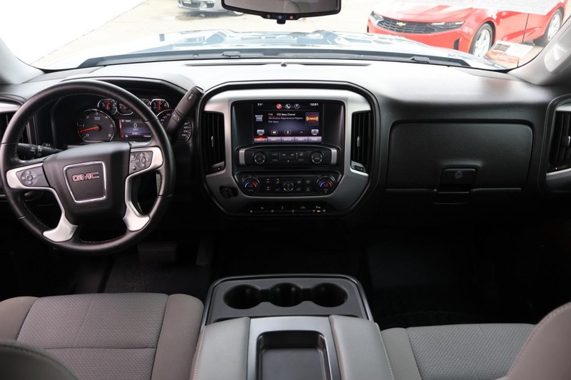 GMC Sierra 1500 Vehicle Full-screen Gallery Image 22