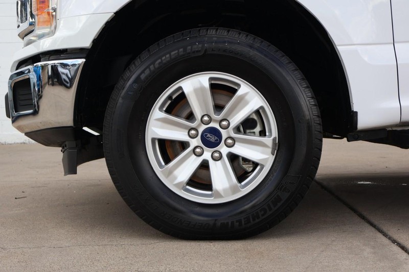 Ford F-150 Vehicle Full-screen Gallery Image 15