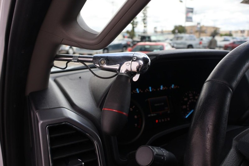 Ford F-150 Vehicle Full-screen Gallery Image 18