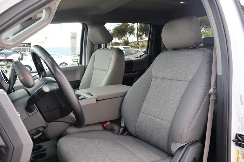 Ford F-150 Vehicle Full-screen Gallery Image 20