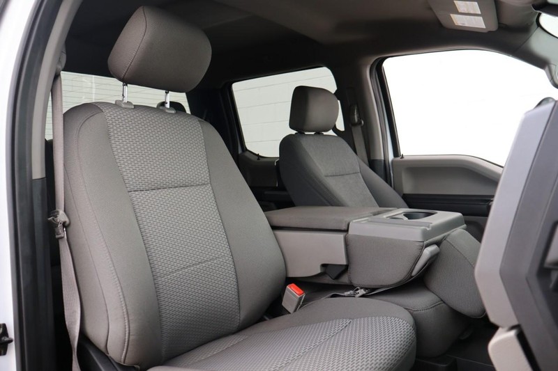 Ford F-150 Vehicle Full-screen Gallery Image 24