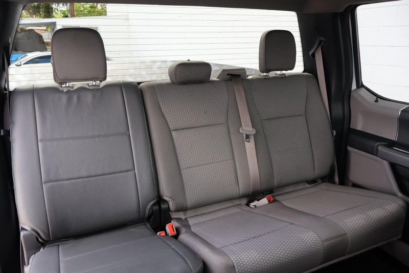 Ford F-150 Vehicle Full-screen Gallery Image 25