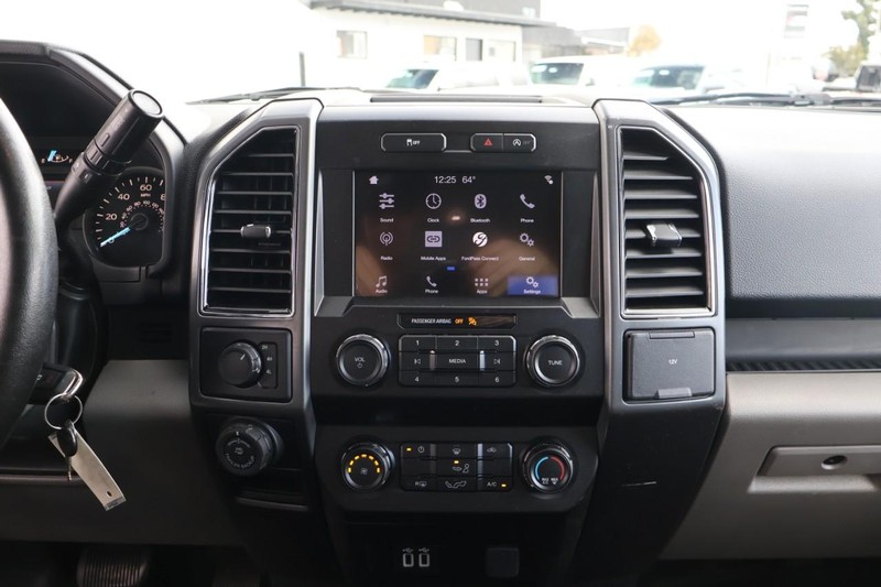 Ford F-150 Vehicle Full-screen Gallery Image 31