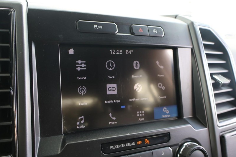 Ford F-150 Vehicle Full-screen Gallery Image 32