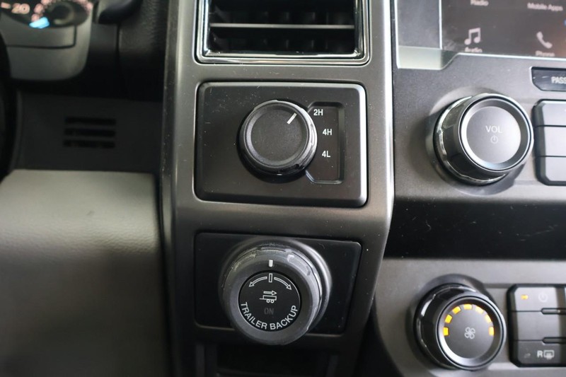 Ford F-150 Vehicle Full-screen Gallery Image 34